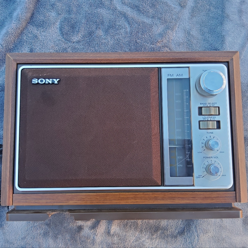 SONY AM/FM Radio Model ICF-9740W